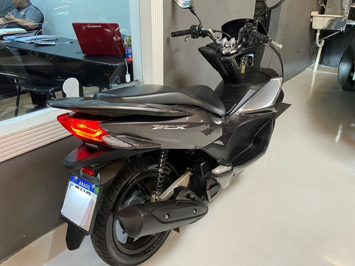 Imagem 7 de 7 de Honda Pcx 150 2016 Scooter Econômica 18x Cartão