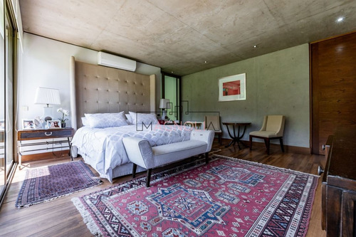 Casa En Venta De 7 Dorm. En Lo Barnechea