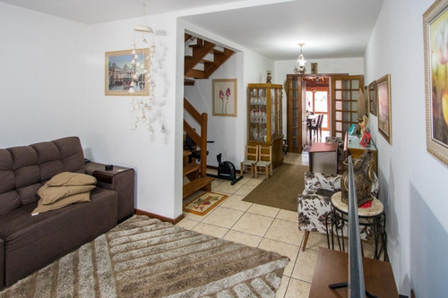 Casa Em Hípica Com 3 Dormitórios - Lu428883