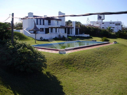 Venta Casa Punta Ballena 4 Dormitorios Y Servicio