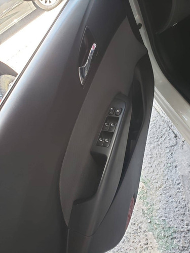 Imagem 6 de 10 de Hyundai Hb20s 1.6 Comfort Plus 16v Flex 4p Automático
