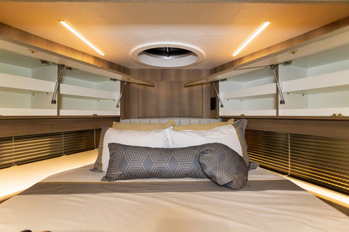 Lancha Ventura 550 Crossover 2025 Loja Azimut Intermarine Nx