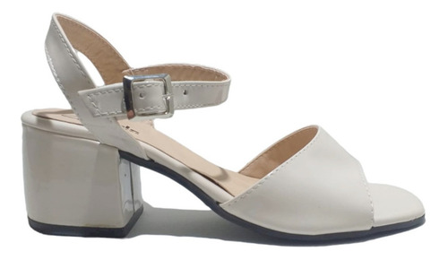 Imagen 3 de 5 de Sandalias Agatha Charol Natural