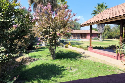 Parcela Con Amplio Terreno En Peñaflor