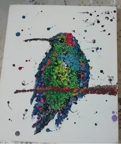 Pintura de colibrí a crayón fundido con crayola derretida Pintura de colibrí a crayón fundido