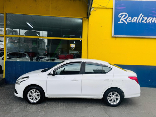 Nissan Versa 16SV CVT