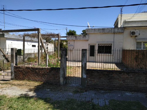 Casa Con Jardín Y Patio Próxima Al Antel Arena