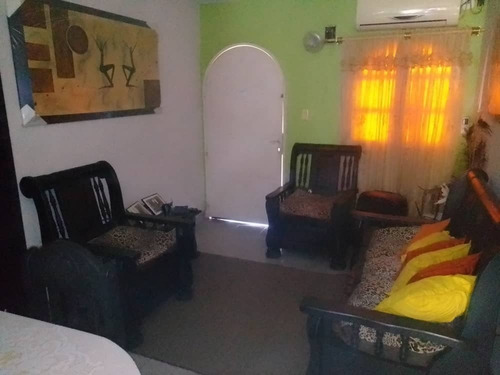 Imagen 3 de 9 de Palo Negro / Lisbeth García +584128676402