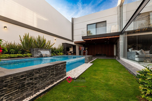 Casa De Lujo Con Alberca En Venta En Villa Verona