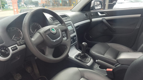 Skoda Octavia 1.8 Turbo Mecanico Con Techo Y Cuero