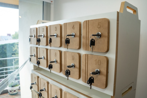 Mueble Locker Guarda Celulares! Diseño Exclusivo Natural Y Blanco
