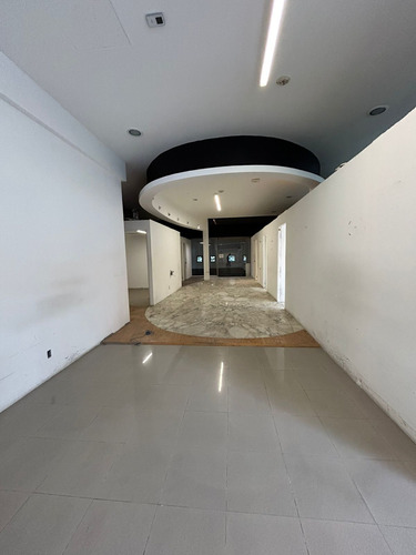 Espacio Adaptable Para Una Amplia Variedad De Usos En Santa Fe/torre 400