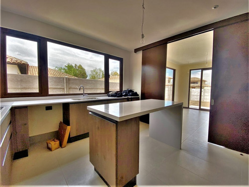 Imagen 5 de 13 de Casa Nueva En Condominio Consolidado. No Perimetral.