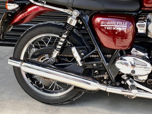 Triumph Bonneville T120 Scarlett
