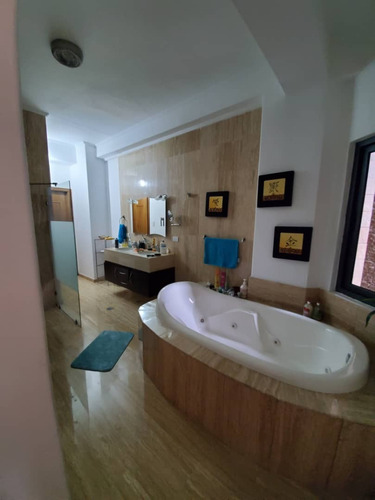 Yosmar & Fernando Alquilan Bello Apartamento En Guataparo, Urb Terrazas Del Country Res La Riviere.. Solo Clientes