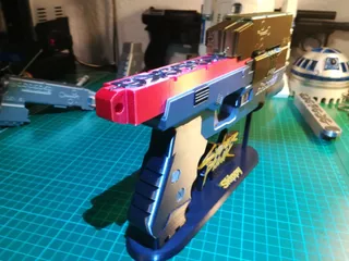 Cyberpunk 2077 Skippy Gun- Figura Plastica