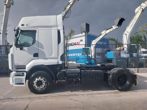 Renault Premium 440