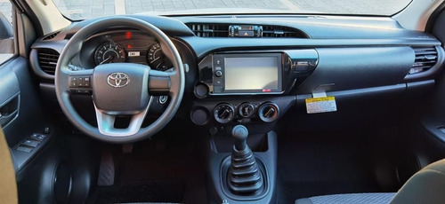 Imagen 9 de 15 de Toyota Hilux 2021 2.7 Cabina Doble Sr Mt