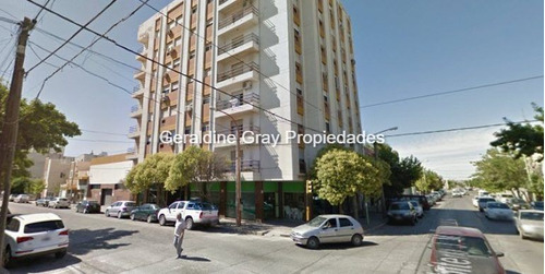 Departamento En Venta De 2 Dormitorios C/ Cochera En Zona Centro De Cipolletti