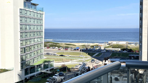 Alquiler Temporal, 2 Suites + Dependencia, Look Brava Tower, Playa Brava, Punta Del Este.