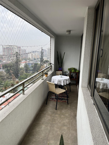 Departamento En Venta De 2 Dorm. En Plaza Ñuñoa