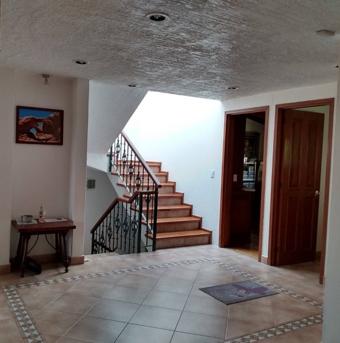 Imagen 28 de 30 de Hermosa Casa En Parques De La Herradura Con Doble Seguridad 3 Recámaras Con Vestidor Y Baño C/u Excelente Estado Para Cambiarte Ya - 400m2 De Construcción Garage Techado 3 Autos Puertas Eléctricas
