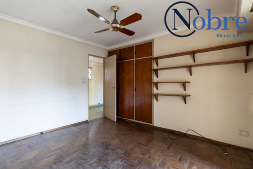 Venta Casa 4 Ambientes Con Galeria Y Pileta En Haedo.