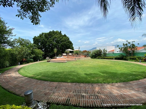 Imagen 3 de 5 de En Venta Terreno Jardinado Ubicado En Exclusiva Sección