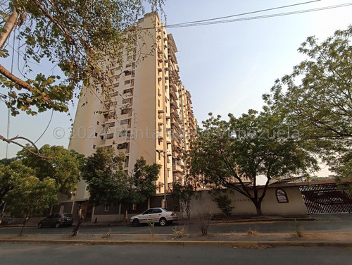 24-22795 Apartamento En Venta Urb El Centro Maracay Dperez 