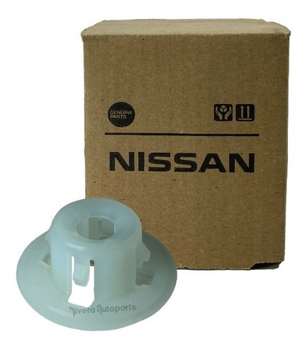 Clip Grapa Varilla Cofre Versa Nissan Original 2012