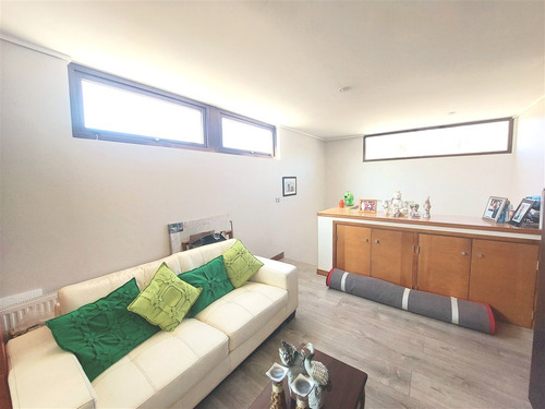 Casa En Venta De 4 Dorm. En Lo Barnechea