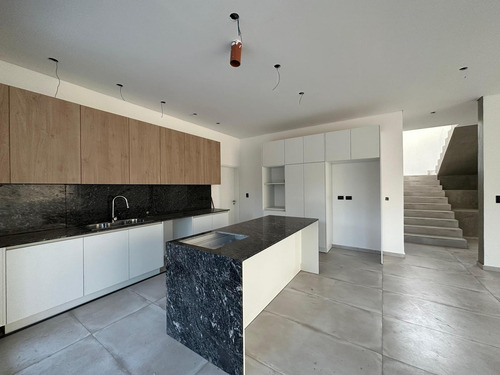 Se Vende Exclusiva Casa En Estancia El Terrón Con Vistas!