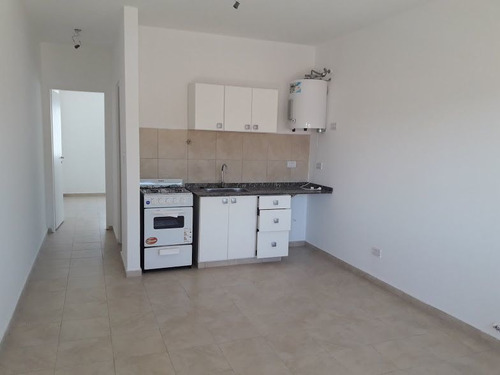 Imagen 3 de 9 de Departamento En Venta En Condominio Malnatti