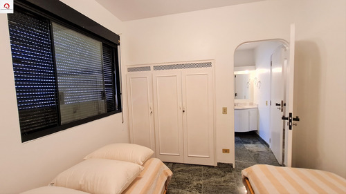 Imagem 9 de 21 de Apartamento Na Praia Das Pitangueiras - Guarujá - Calçadão - Vista Para O Mar - 4 Dormitórios (3 Suítes) - Sala Para 3 Ambientes - Sacada - Vagas - Ap05779 - 69283713