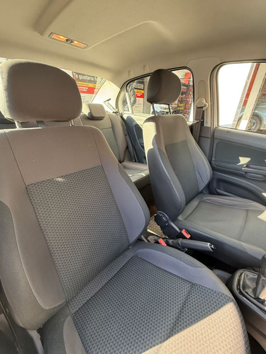 Volkswagen Voyage 1.6 Trendline Mt