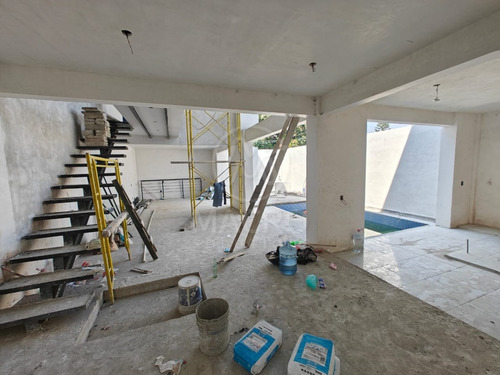 Casa En Venta En Col. Lazaro Cardenas Con 3 Recamaras