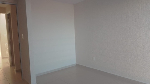 Casa Con Balcón, Acceso A Alberca Y Más. Casa De Dos Recámaras.