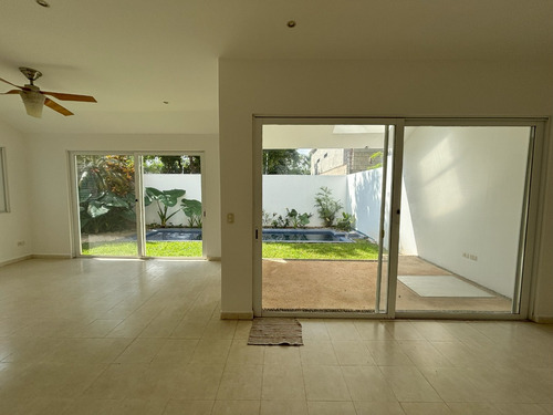 Casa Sm19 C/ 3 Recamaras, Alberca, Jardin, En Privada C/ Áreas Verde Y Seguridad