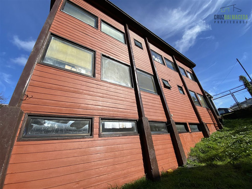 Oficinas Con Amplio Sitio Esquina De 822 M2 Cerca Del Centro