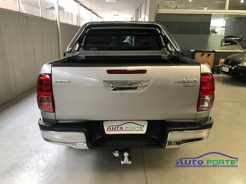 Toyota Hilux HILUX CD SRV 4X2 2.7 FLEX 16V AUT.