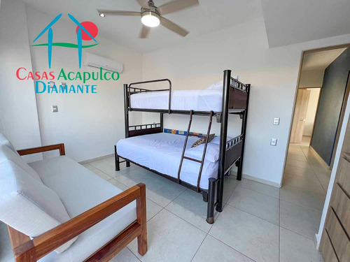 Cad Altamar Residencial Calypso 001. Terraza En L Con Jacuzzi Y Vista A Las Áreas Comunes, Sala Y Asador
