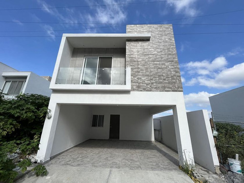 Venta Casa En Privada Bosques Del Rey