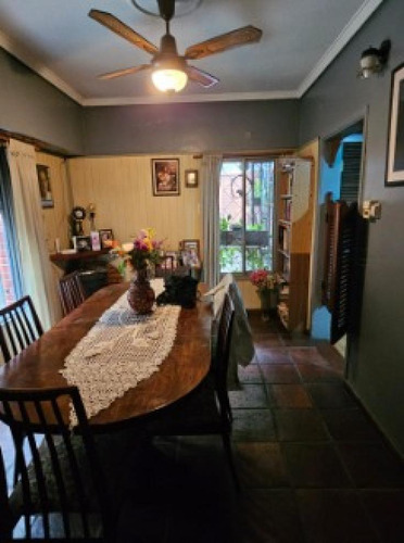 Casa En Venta - 2 Dormitorios 1 Baño - 110mts2 - Remedios De Escalada