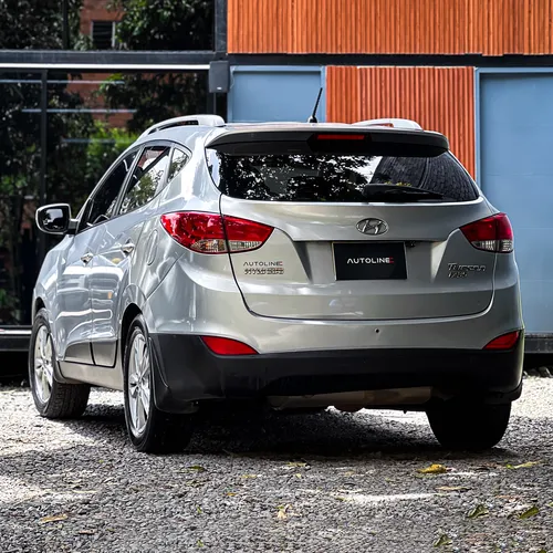 Hyundai TUCSON IX-35 GL 2.0