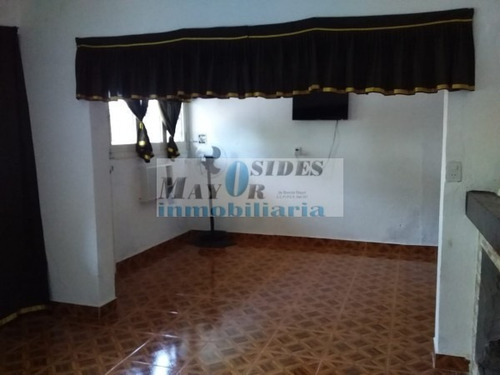 Imagen 6 de 11 de Casa Sobre Av Almafuerte