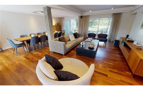 Imagen 3 de 30 de Casa En Venta En Olivos Con Pileta Y Jardin