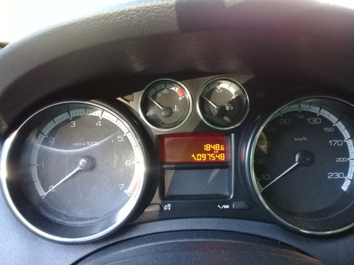 Peugeot 408 2.0 Allure Plus 143cv