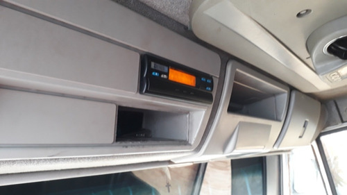 Iveco Tector 240e25 6x2 2011 Baú