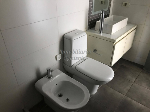 Alquiler Anual-venta Apartamento 2 Dormitorios Torre Francia.- Ref: 231