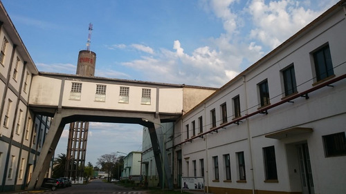 Alquiler A Estrenar Nave Industrial De 1200m2 Parque Industrial Platanos
